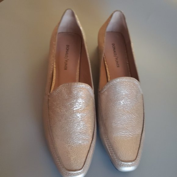 SOLD New Donald Pliner Icon Gold Metallic loafer 9.5 beautiful - Picture 8 of 11